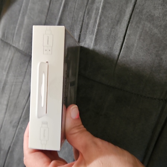 Emerald 6FT White Silver Lightning Sync & Charge Cable Compatible With Apple - Picture 4 of 7